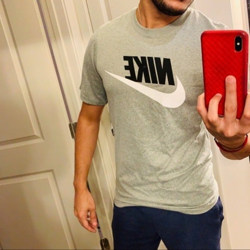 Nike Men’s Grey T-Shirt